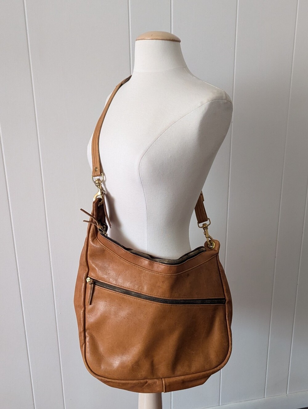 Vintage 70s 80s Cognac Leather Crossbody  Messenger Bag